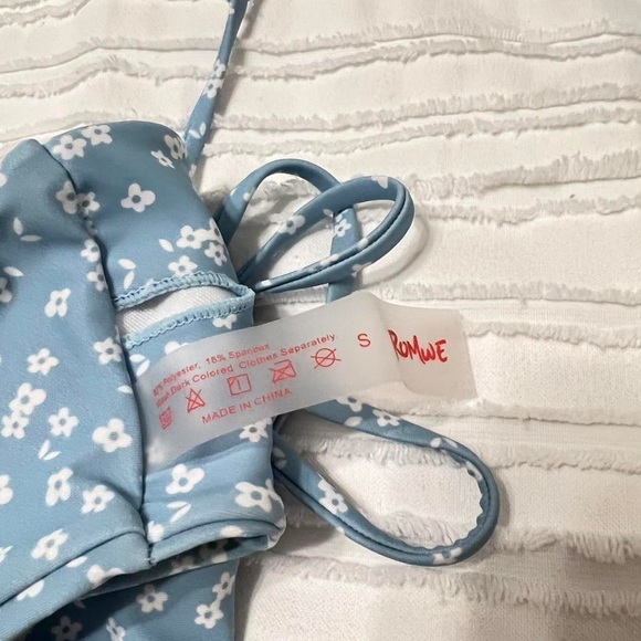 Shein bikini top/bottoms - Picture 3 of 3